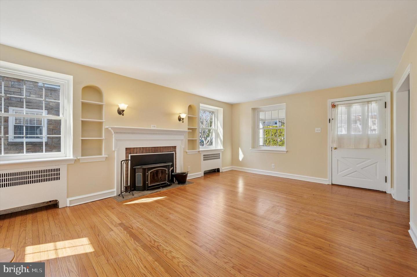 1156 Garfield Ave Property Photo 4