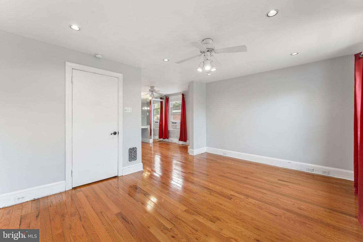 809 Ardmore Ave Property Photo 18