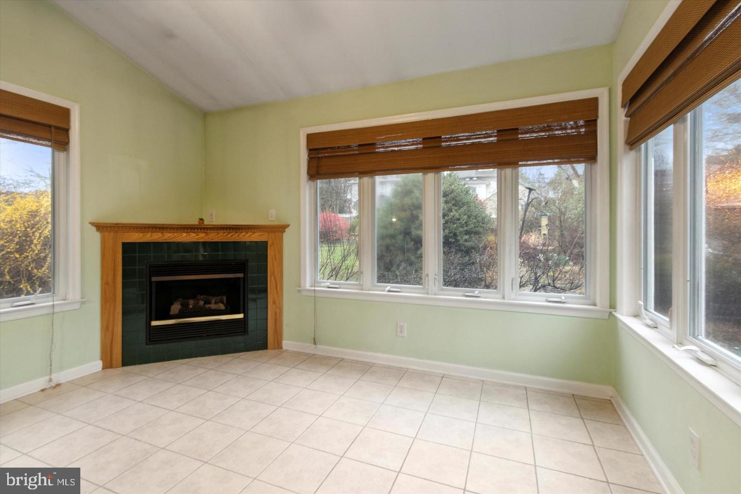 108 E Township Line Rd Property Photo 9