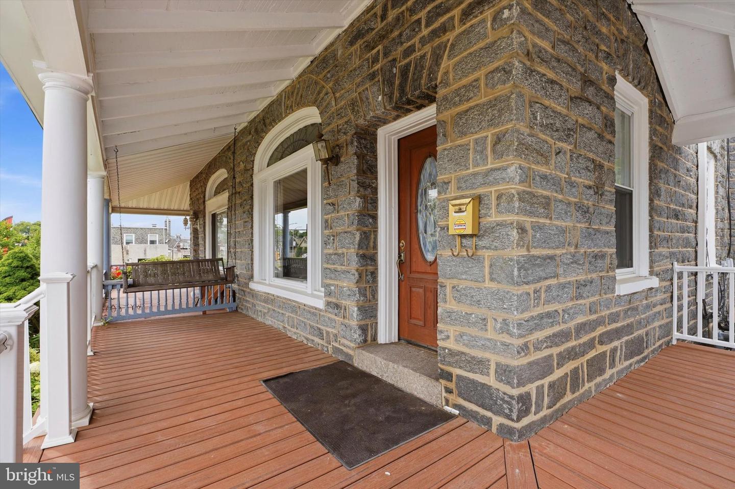 2206 Darby Rd Property Photo 4
