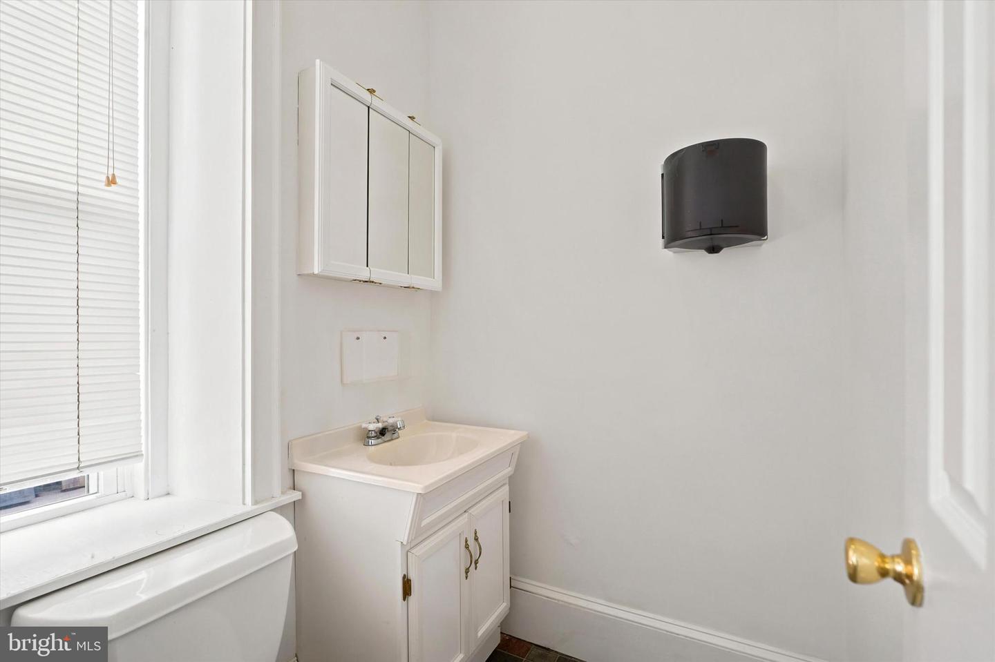 2206 Darby Rd Property Photo 16