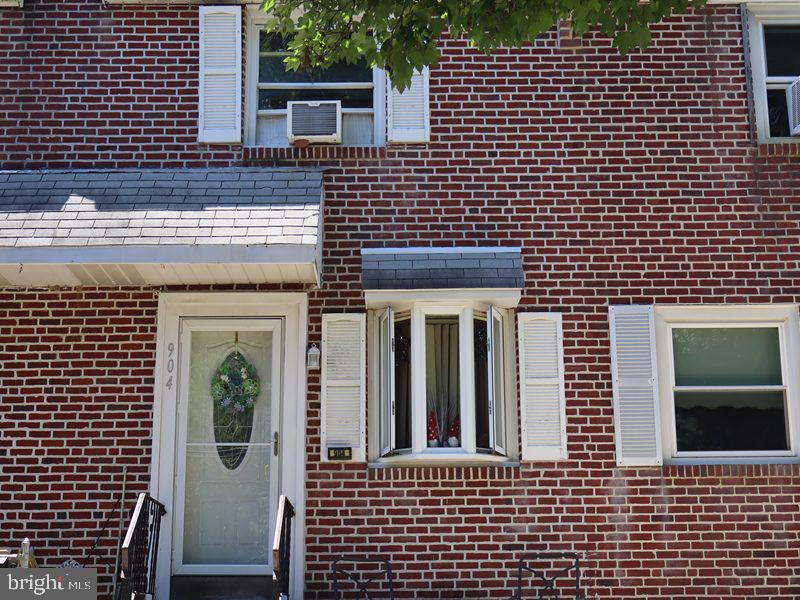 904 Grant Rd Property Photo 5