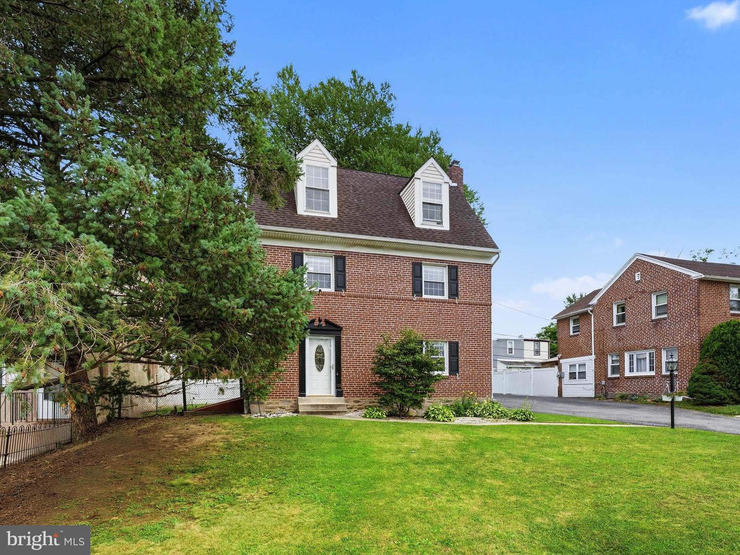 106 Merion Ave Property Photo 3