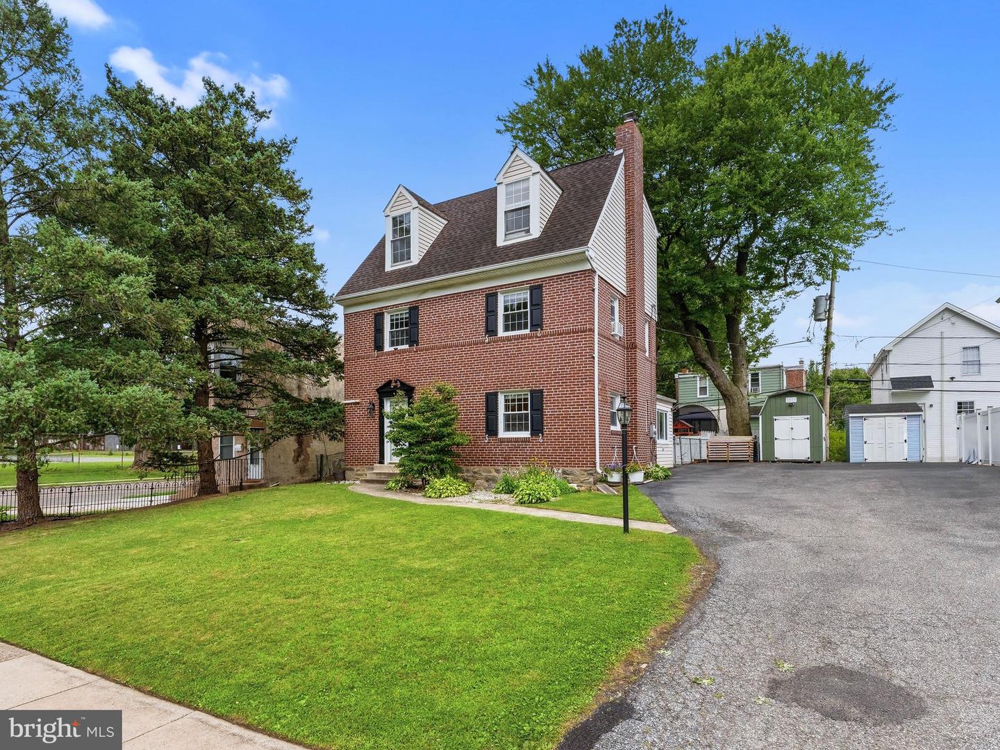 106 Merion Ave Property Photo 4