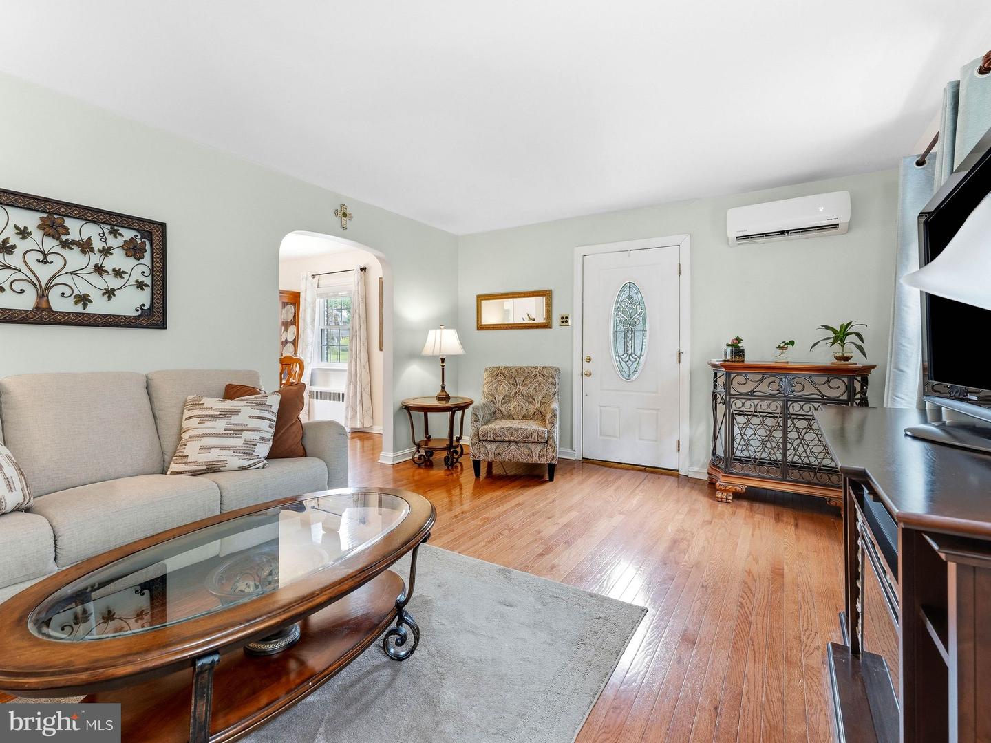106 Merion Ave Property Photo 8