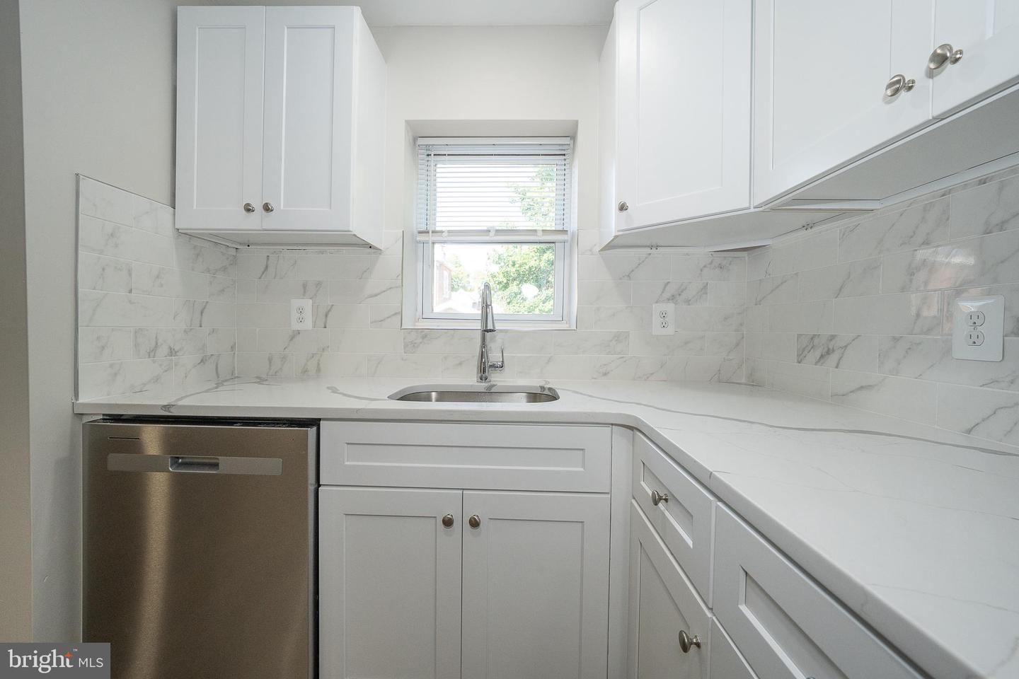 71 Barker Ave Property Photo 13
