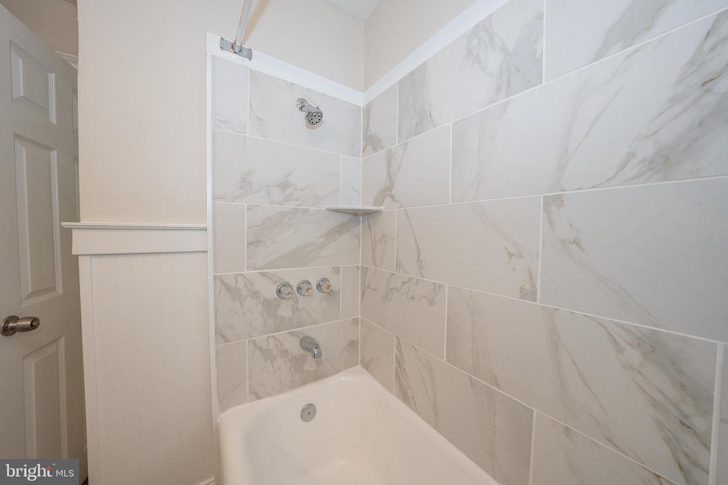 71 Barker Ave Property Photo 27