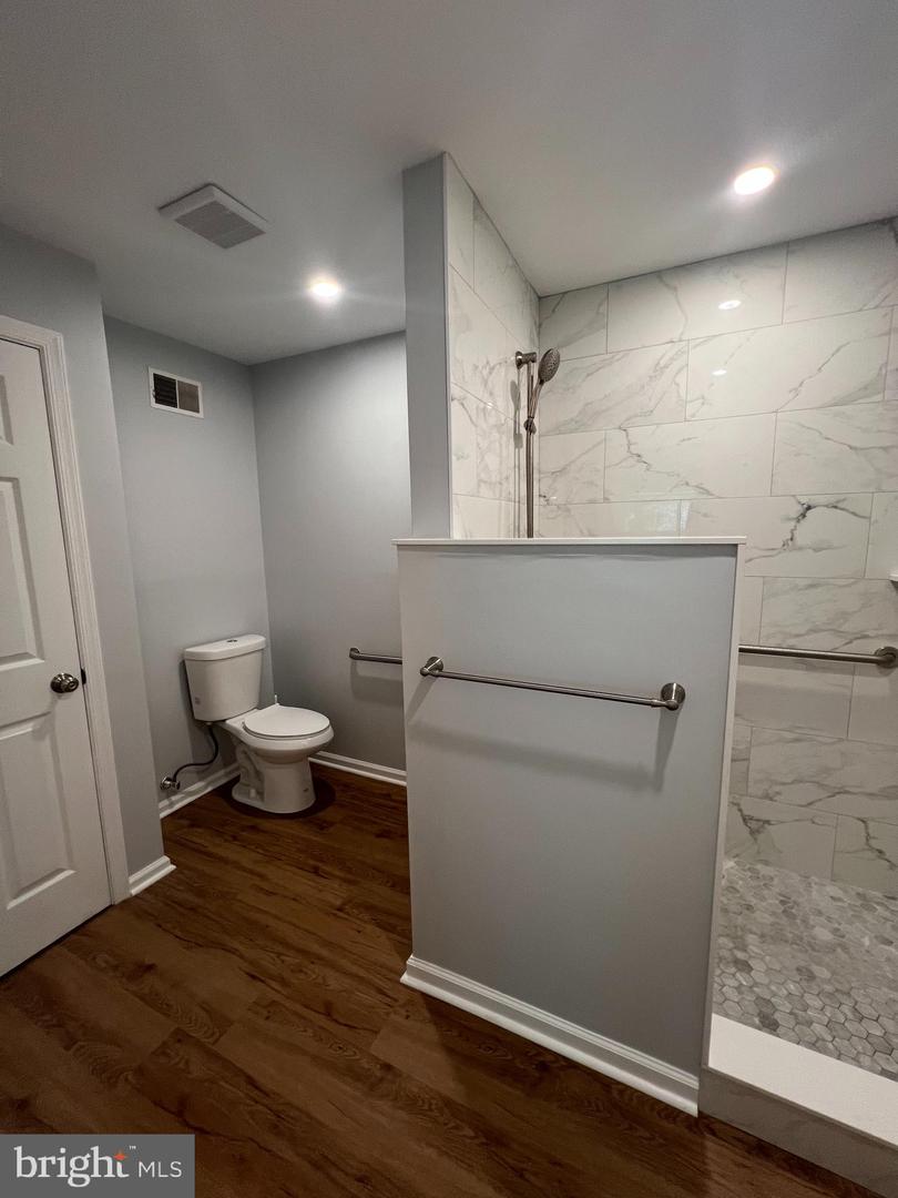 56 Bayberry Ct Property Photo 19