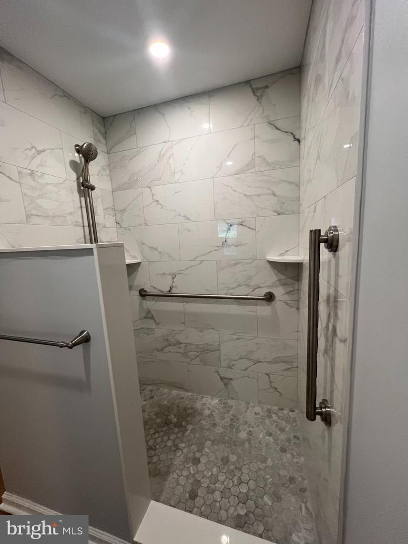 56 Bayberry Ct Property Photo 23