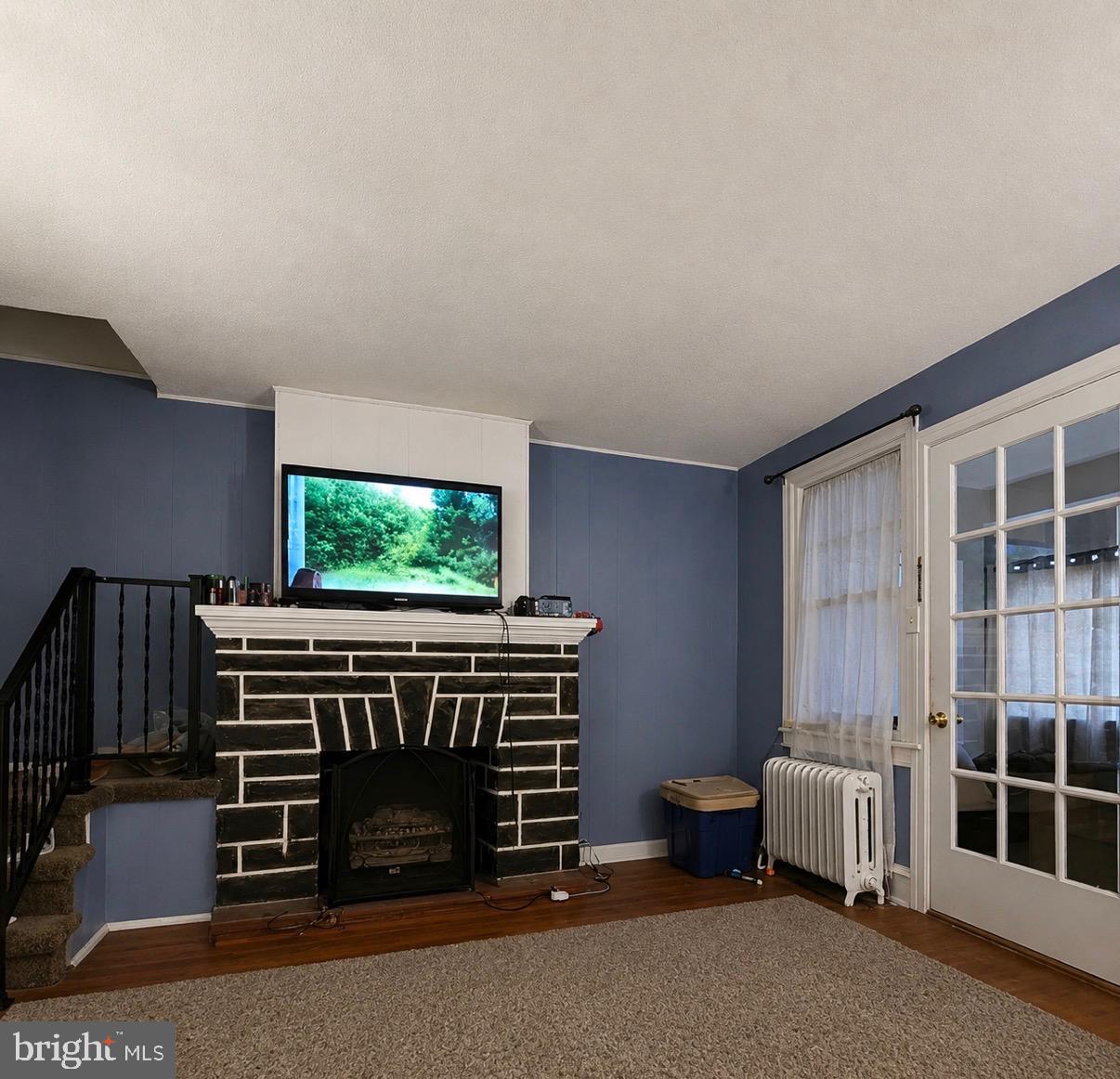 221 Ardmore Ave Property Photo 2