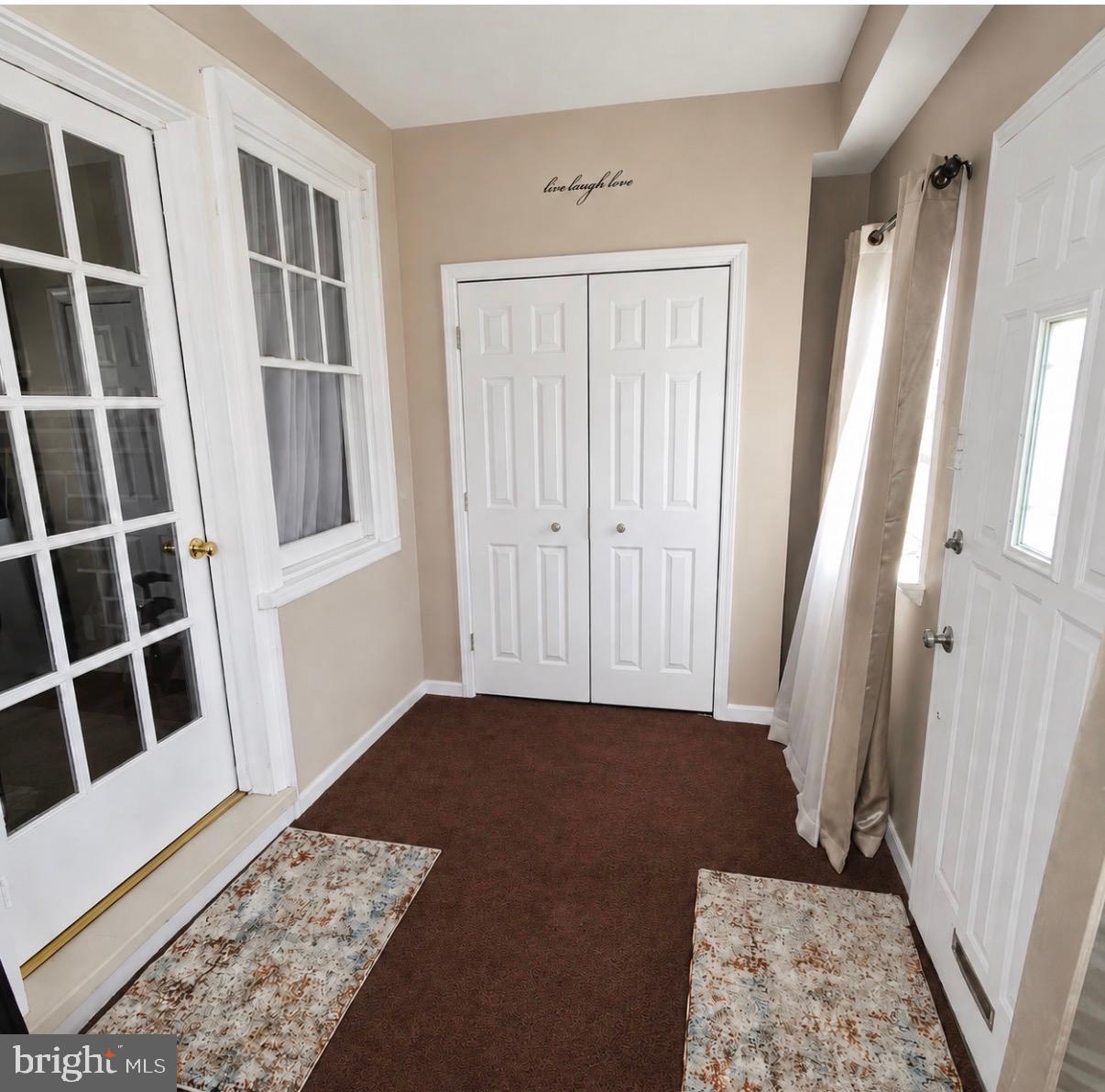 221 Ardmore Ave Property Photo 3