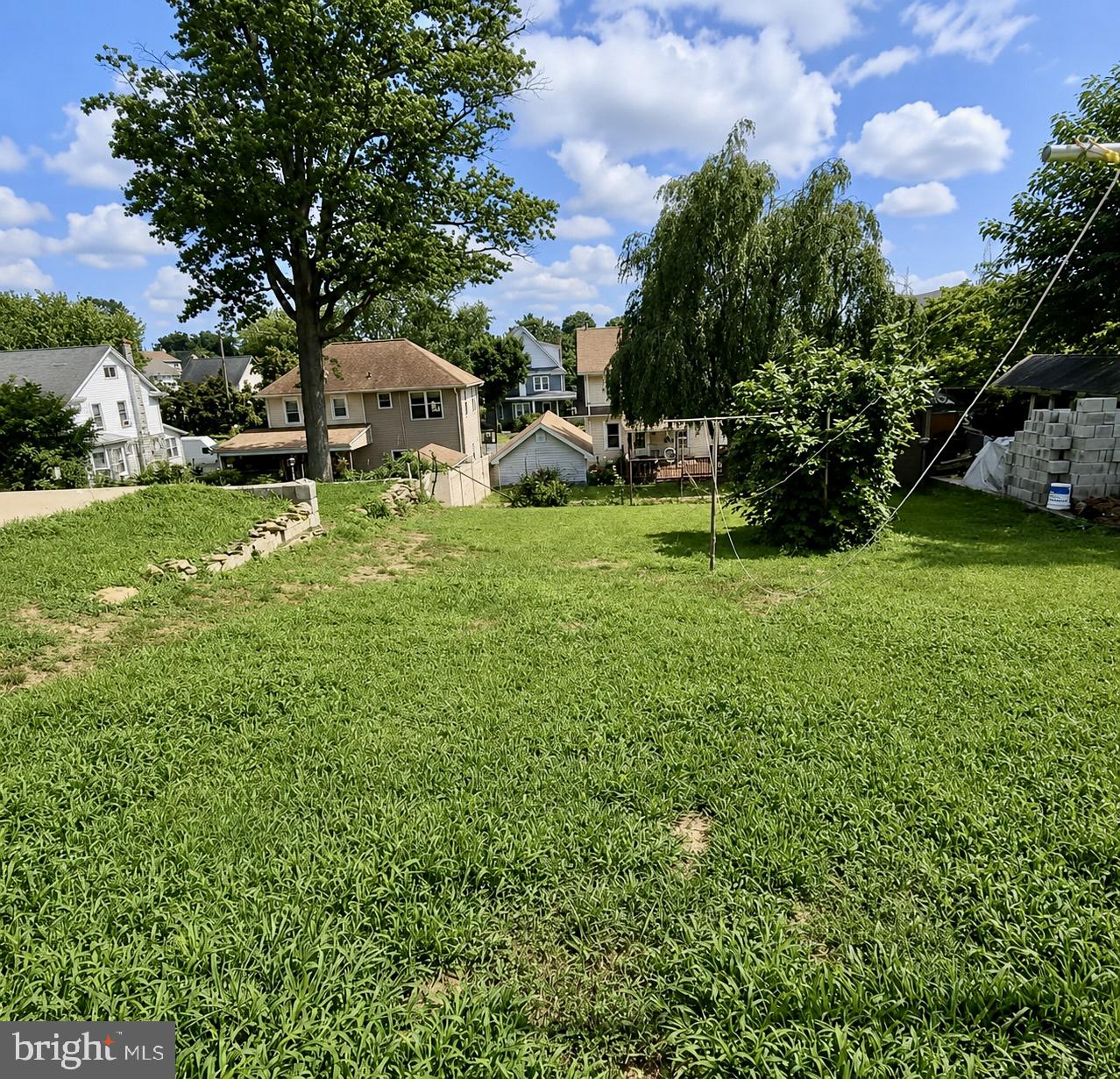 221 Ardmore Ave Property Photo 9