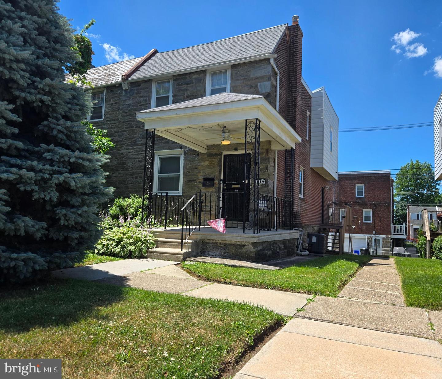 534 Rose St Property Photo 2