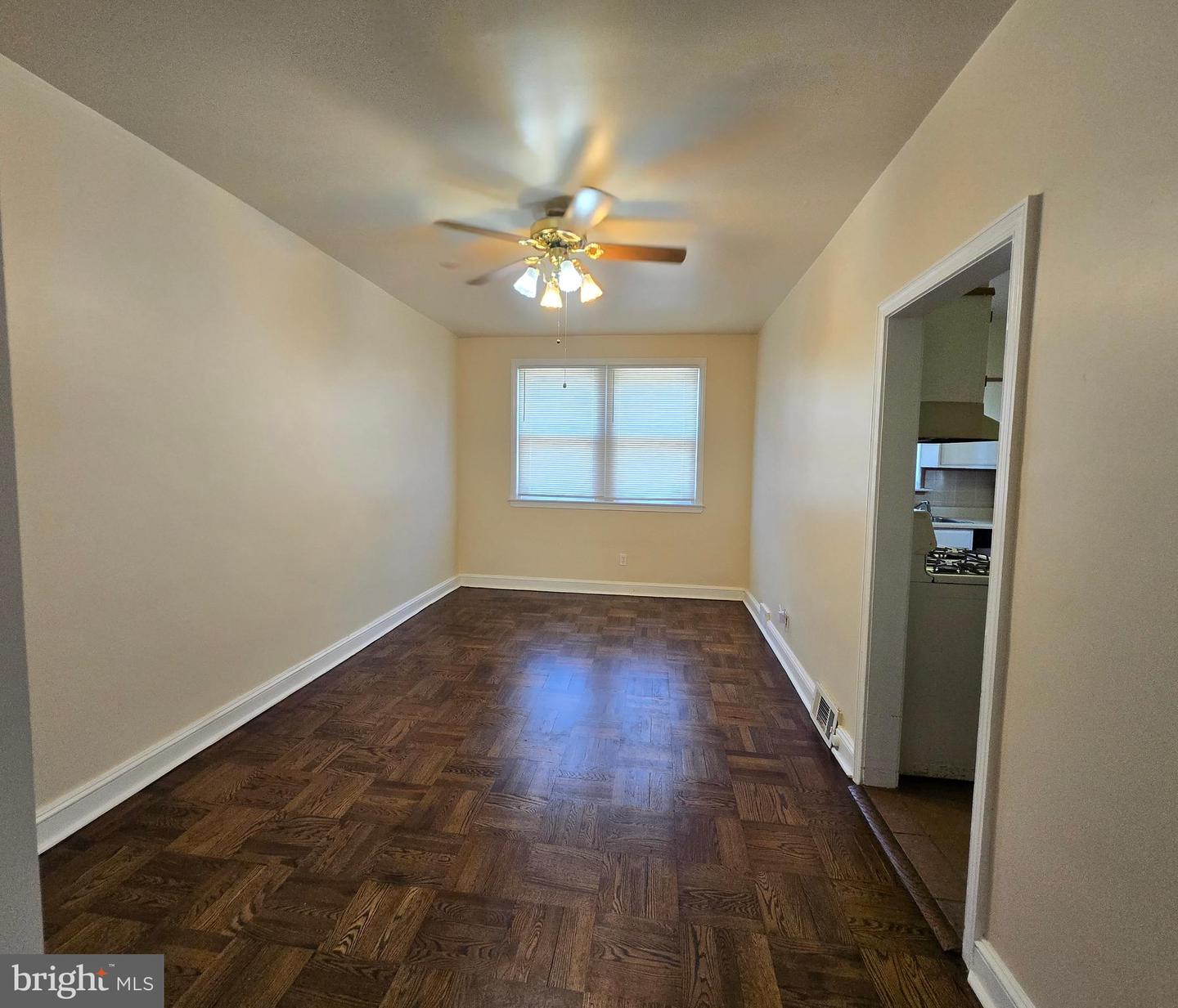 534 Rose St Property Photo 8
