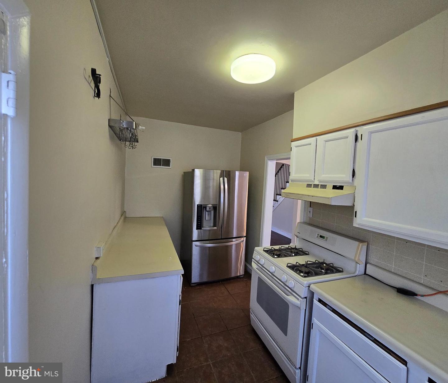 534 Rose St Property Photo 9