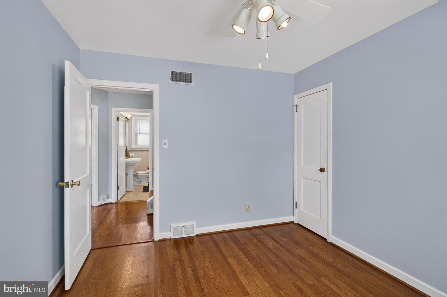 2741 Hillview Rd Property Photo 9