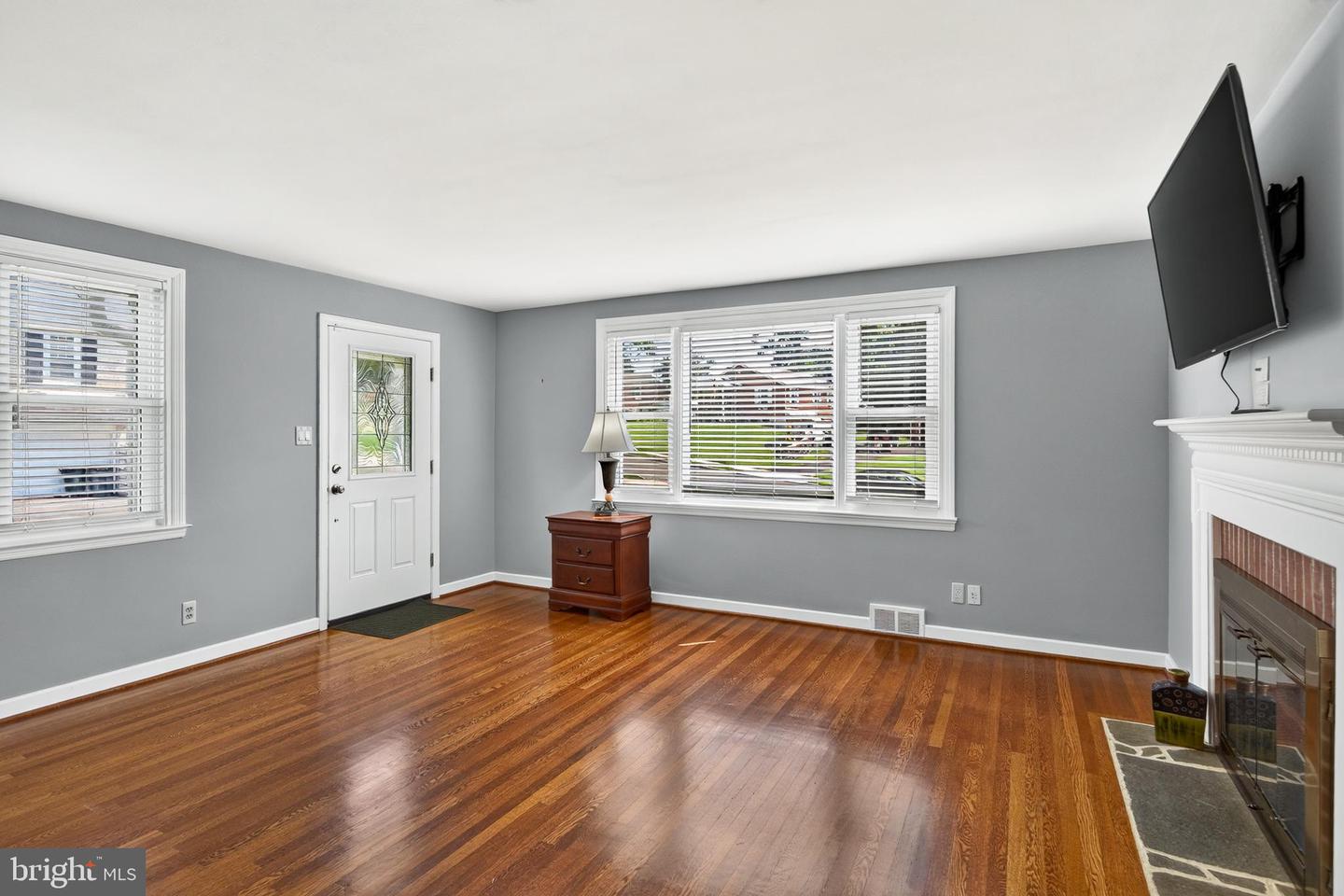 2741 Hillview Rd Property Photo 11