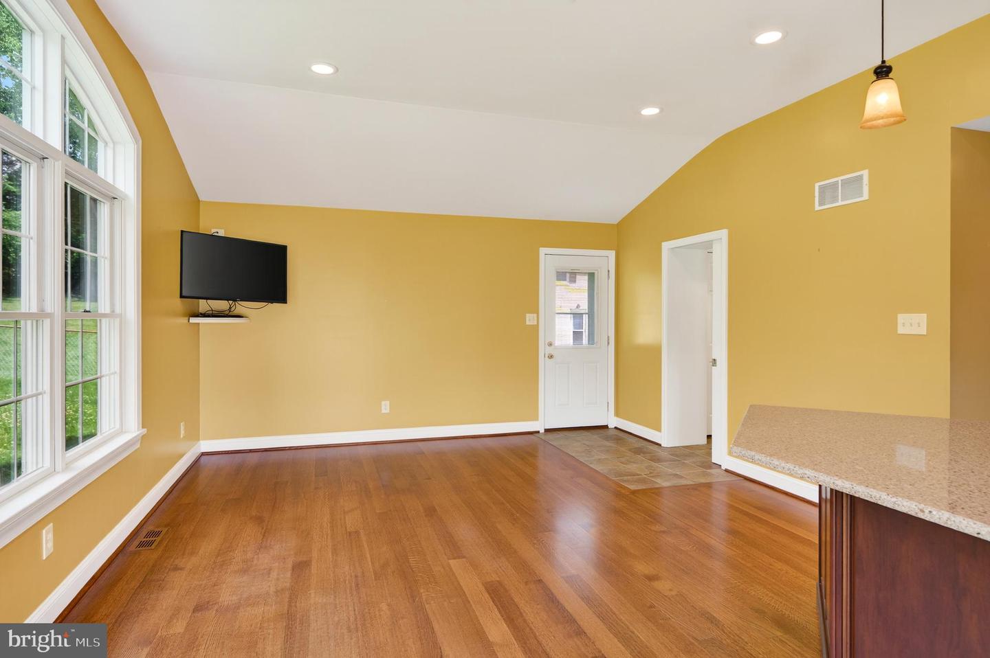 2741 Hillview Rd Property Photo 25