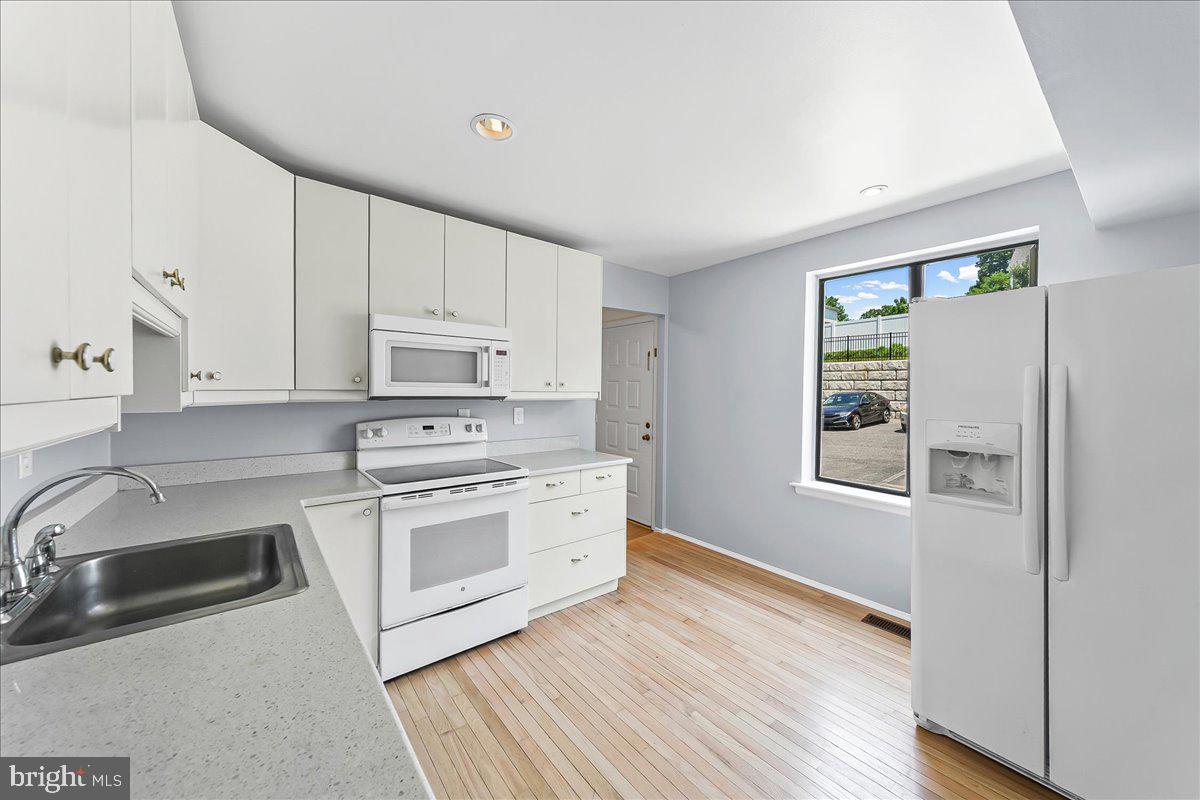 140 W Sixth St Property Photo 5