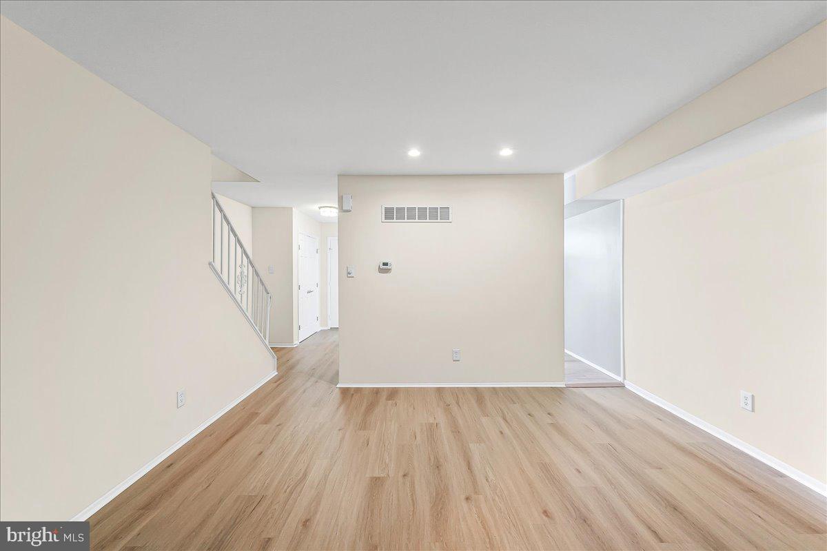 140 W Sixth St Property Photo 10