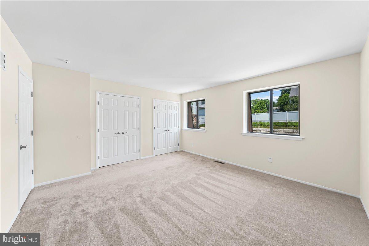 140 W Sixth St Property Photo 15