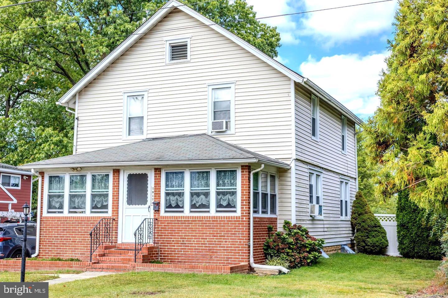 1919 Pershing Ave Property Photo 3