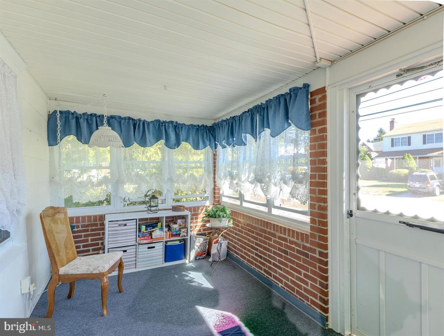 1919 Pershing Ave Property Photo 6