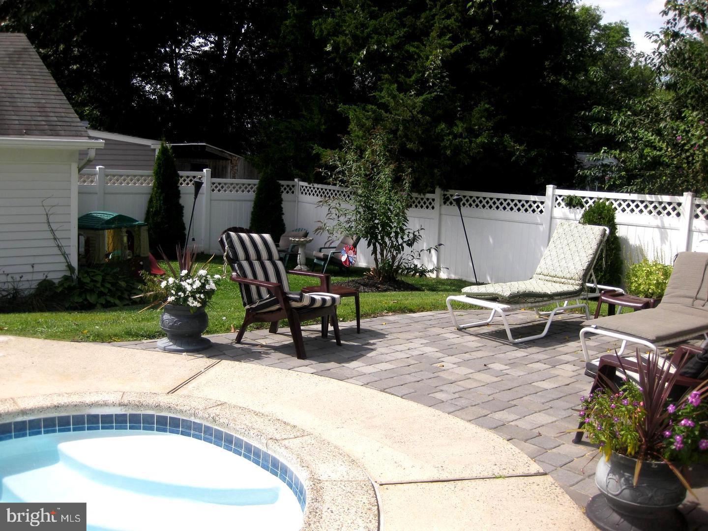 1919 Pershing Ave Property Photo 39