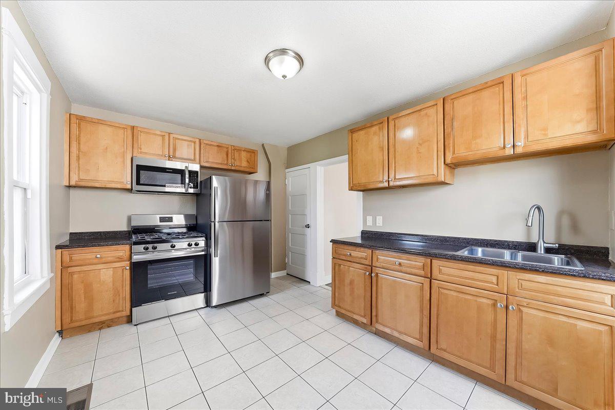 712 Pusey Ave Property Photo 10