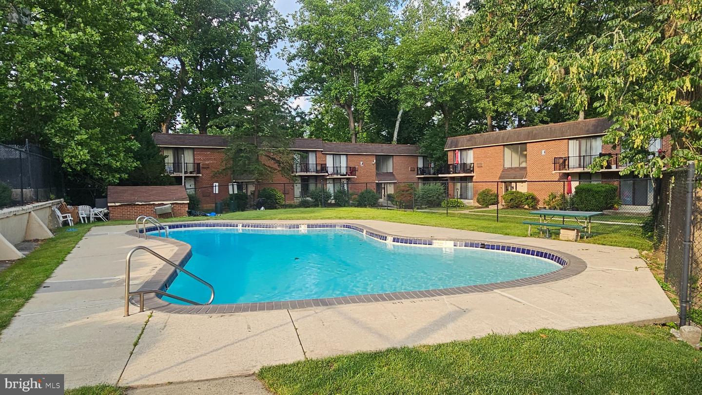 100 E Glenolden Ave #a-6 Property Photo 2