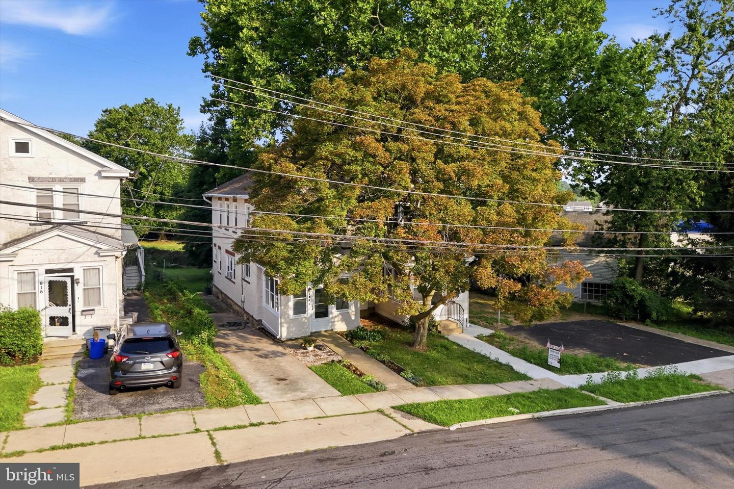 622 Seneca Ave Property Photo 32