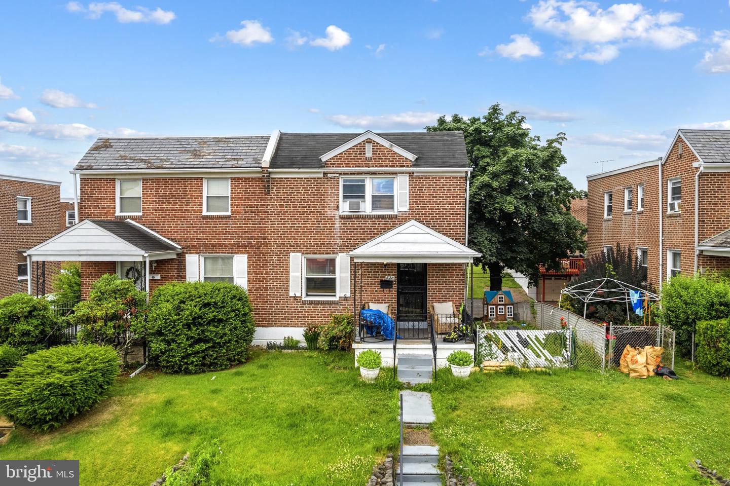828 LAUREL RD
