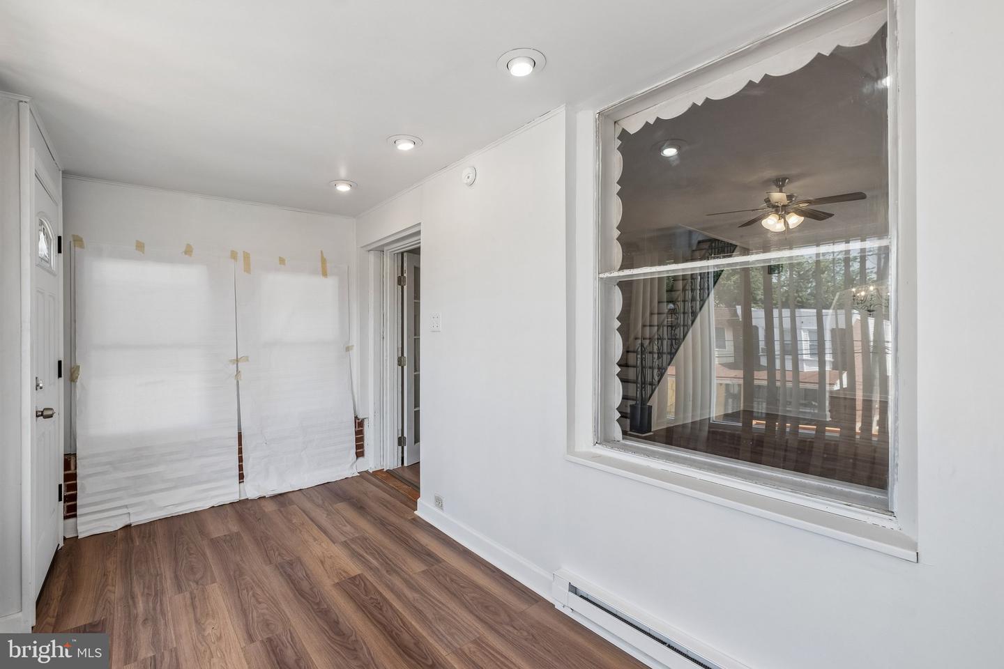 627 Walnut St Property Photo 8