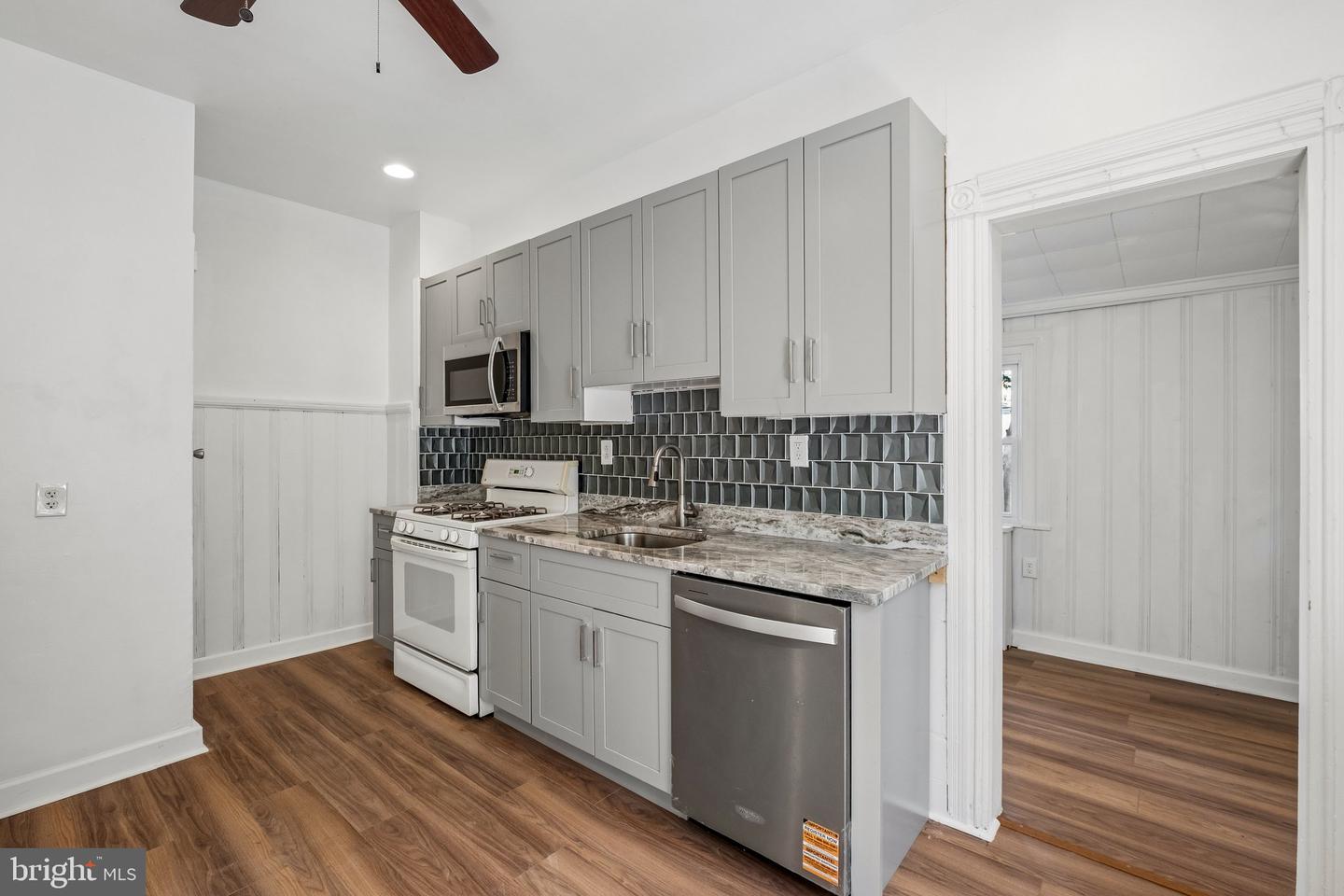 627 Walnut St Property Photo 16