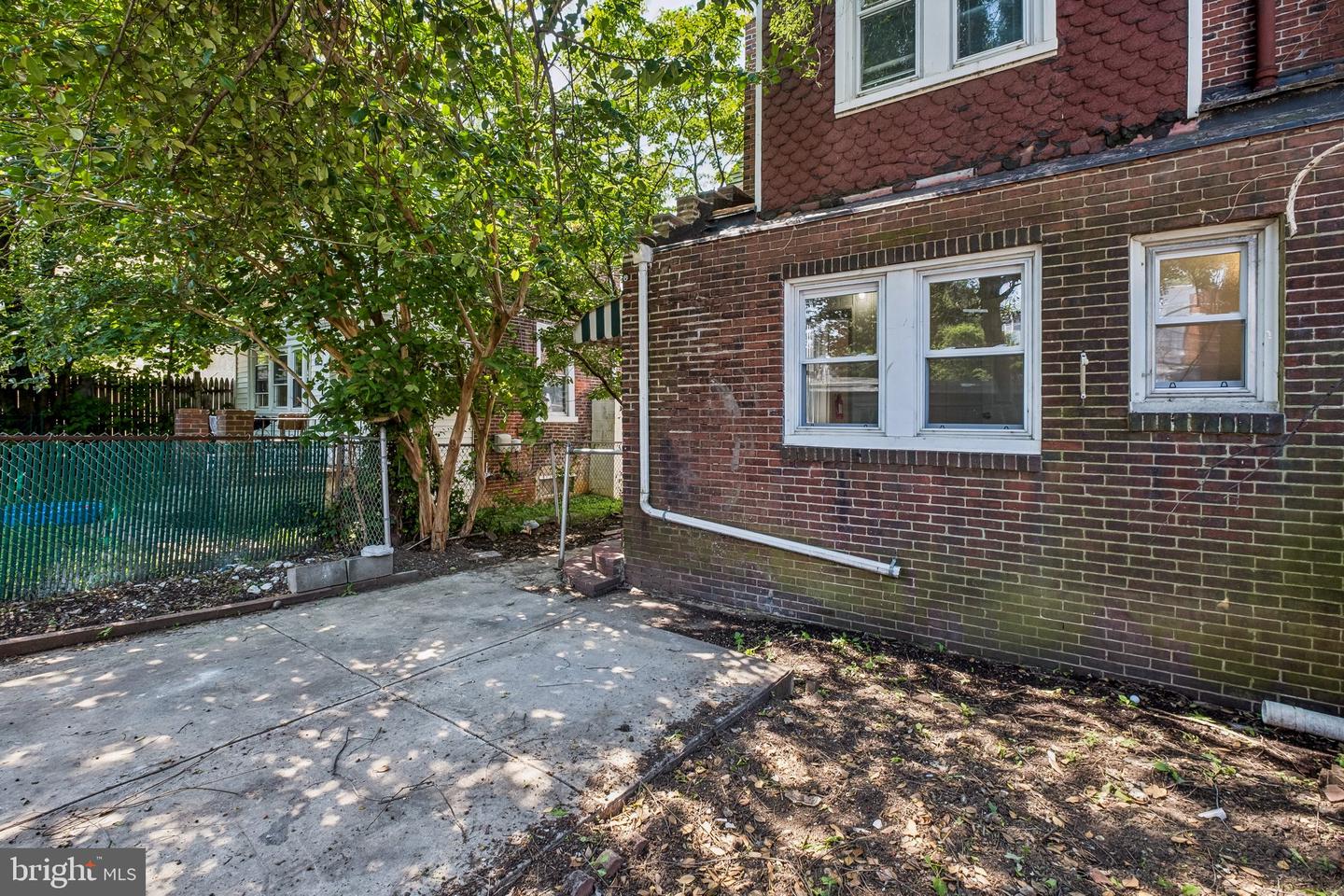 627 Walnut St Property Photo 36
