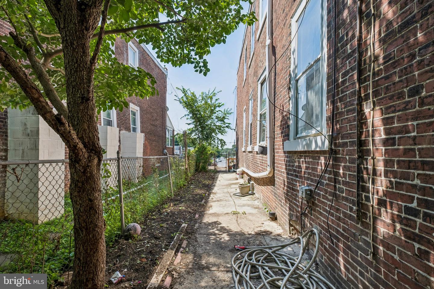 627 Walnut St Property Photo 38