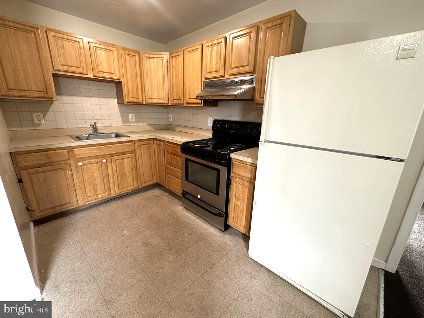 300-308 Macdade Blvd Property Photo 35