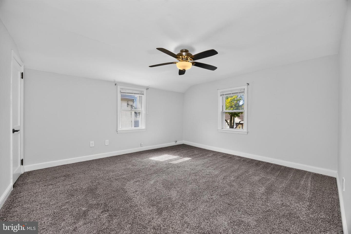 215 Ash Rd Property Photo 17