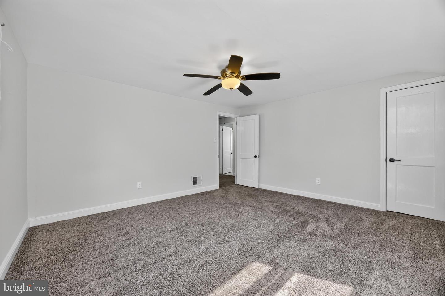 215 Ash Rd Property Photo 18