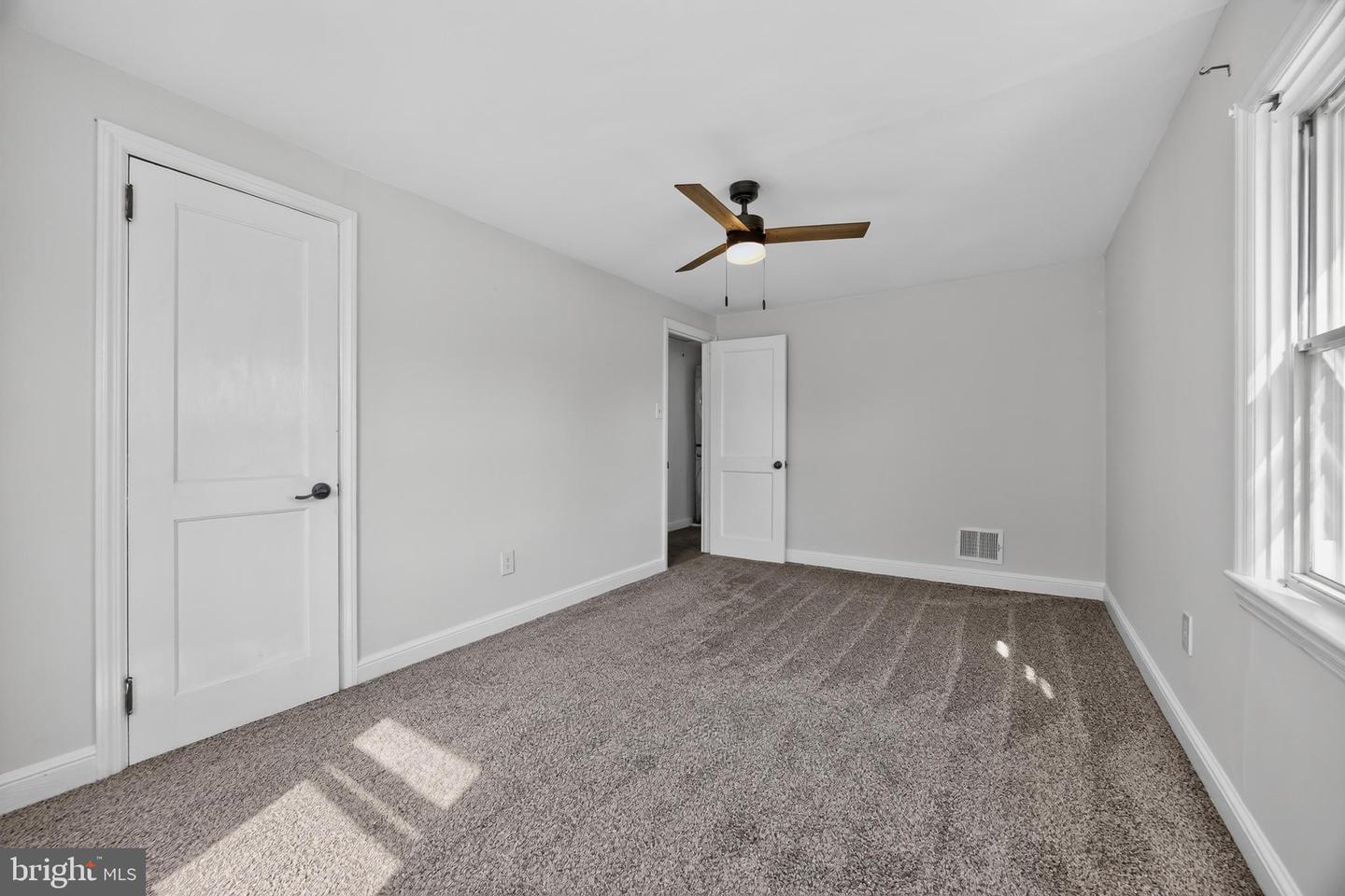 215 Ash Rd Property Photo 29