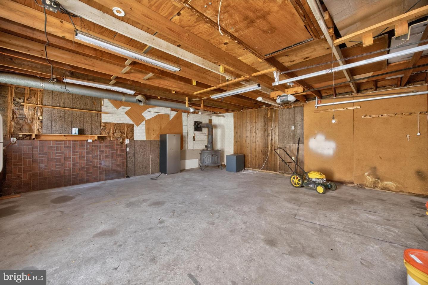 215 Ash Rd Property Photo 42