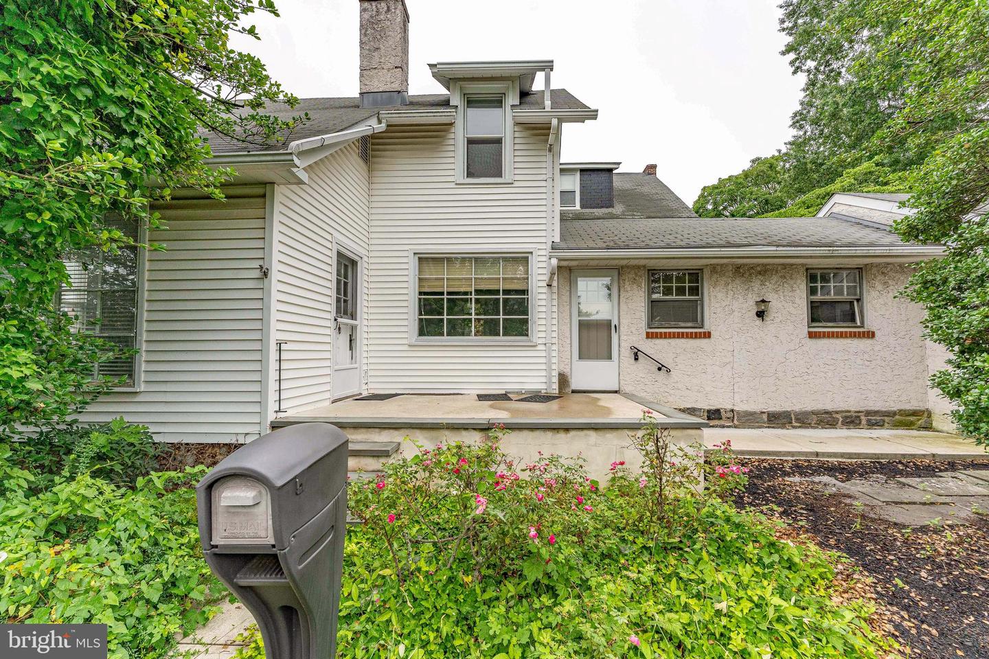 855 Martin Ave Property Photo 1
