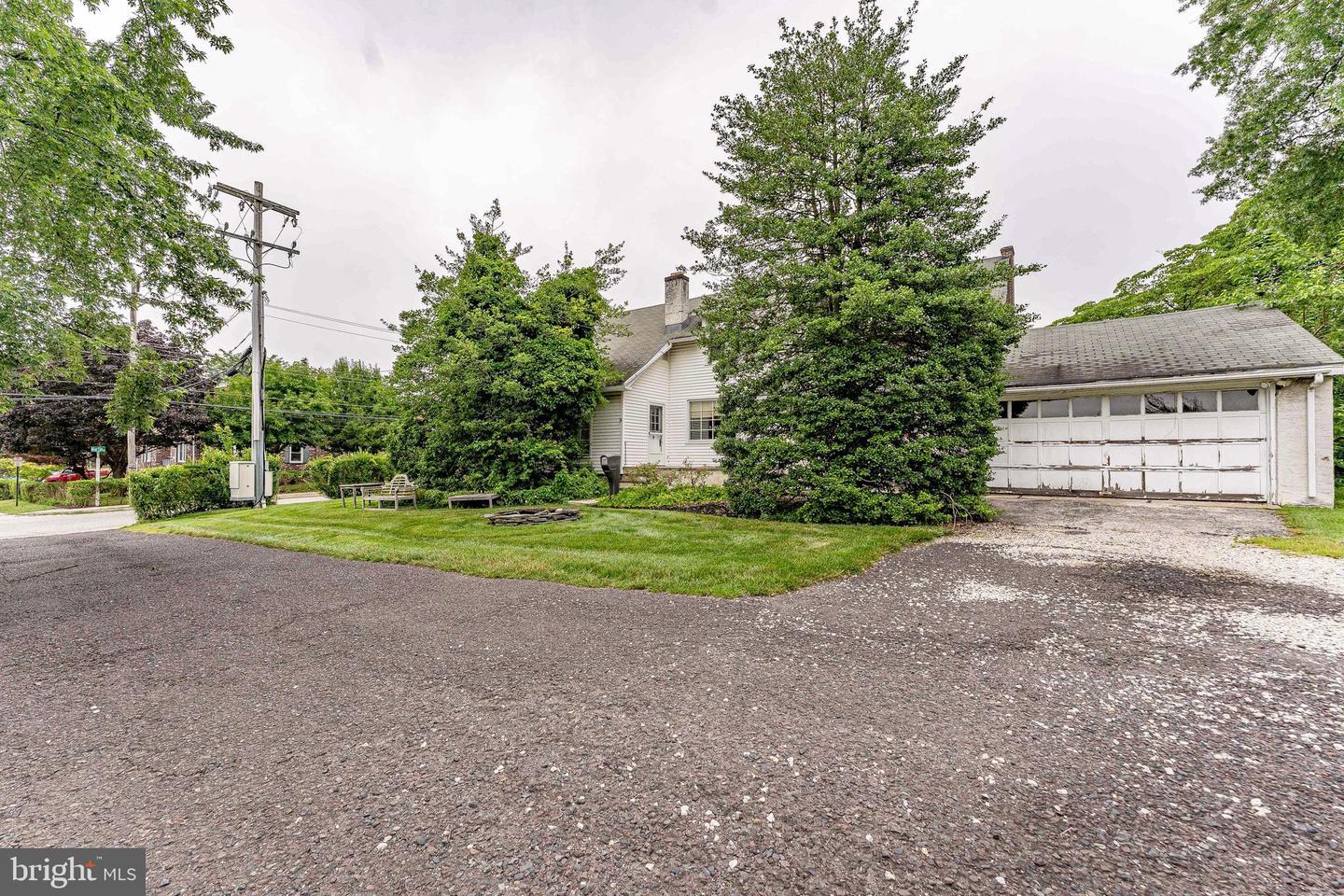 855 Martin Ave Property Photo 2
