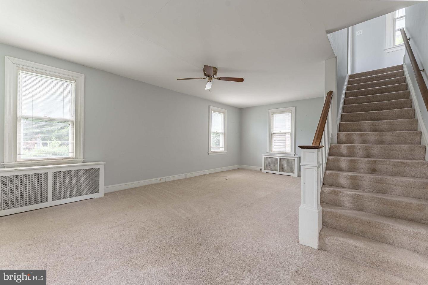 855 Martin Ave Property Photo 4