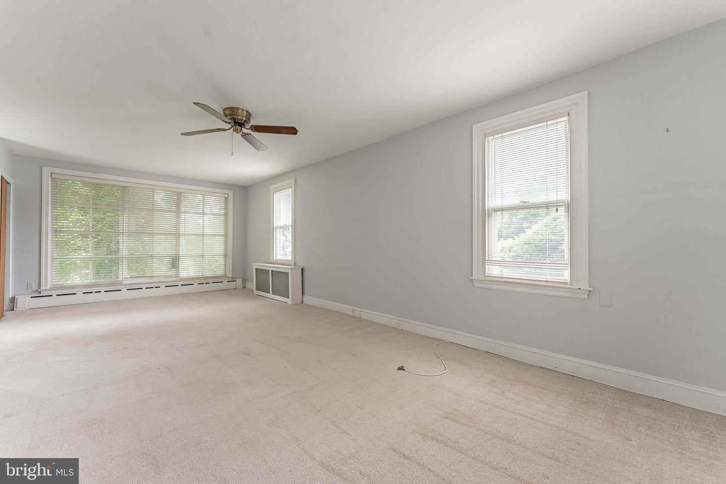 855 Martin Ave Property Photo 8