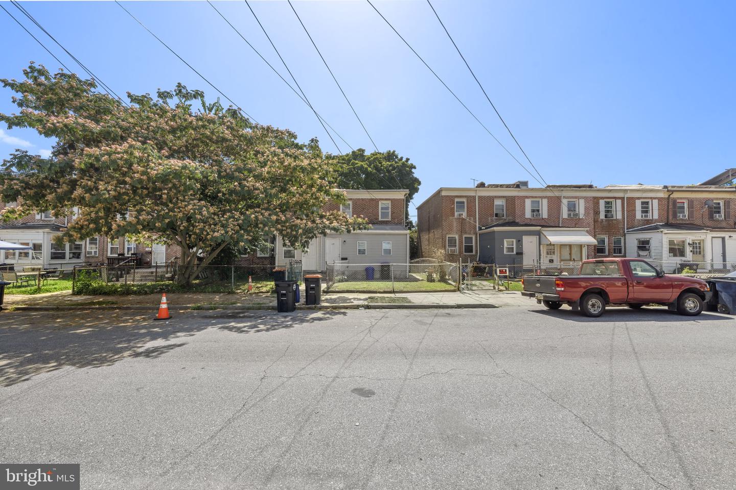 1125 Remington St Property Photo 2