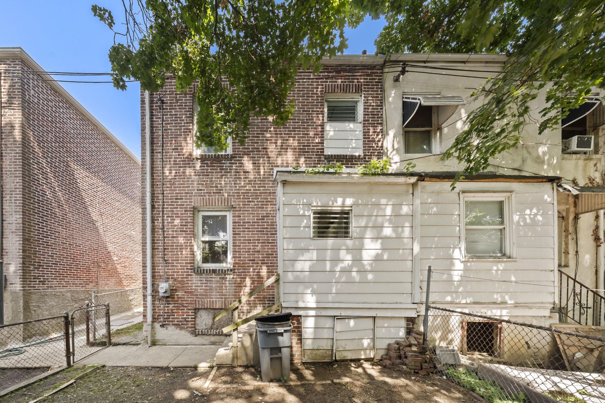 1125 Remington St Property Photo 3
