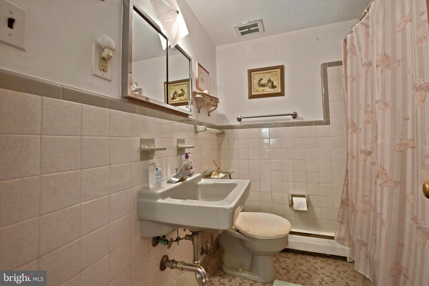 412 N Wayne Ave #208 Property Photo 13
