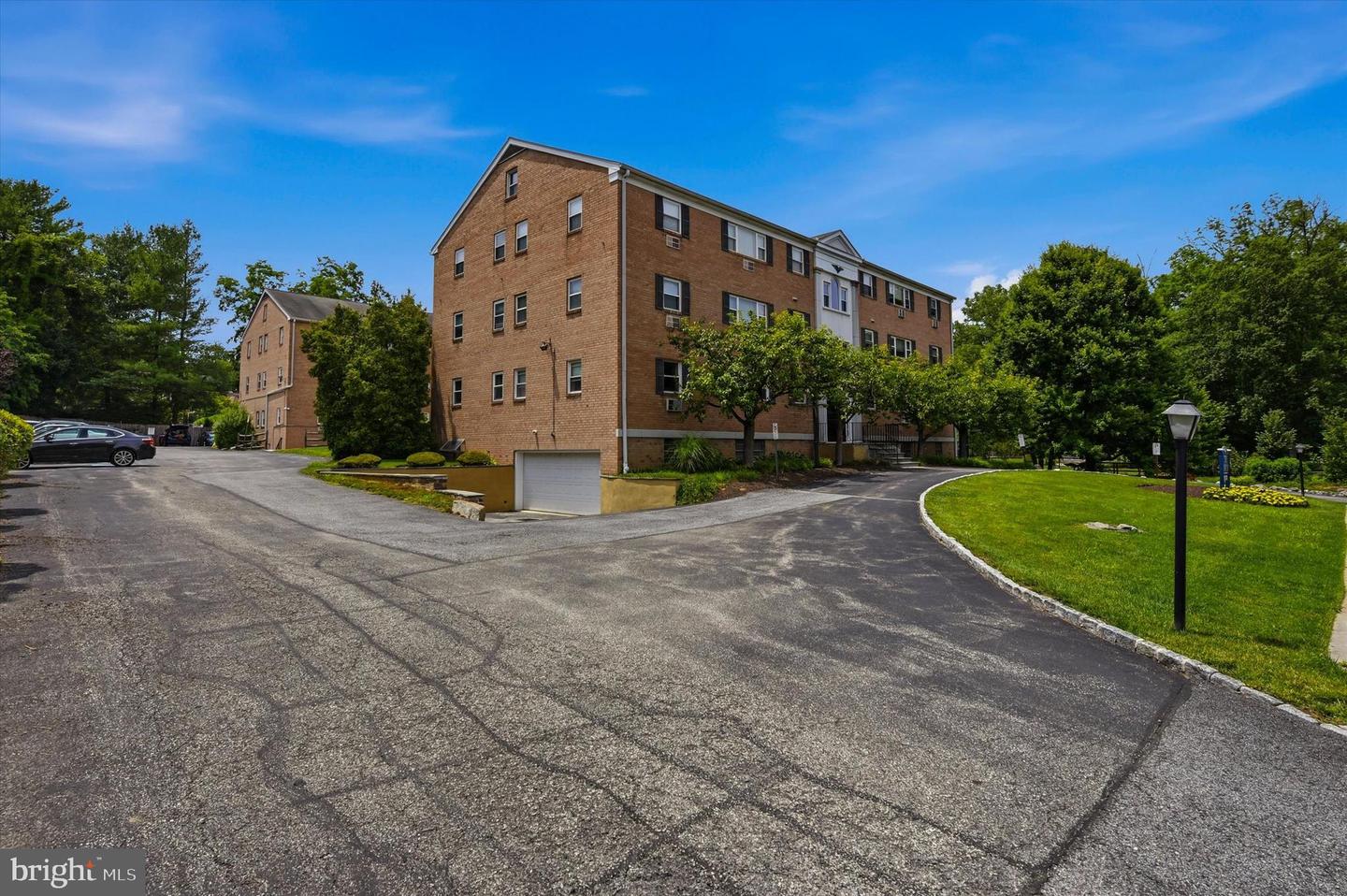 412 N Wayne Ave #208 Property Photo 15