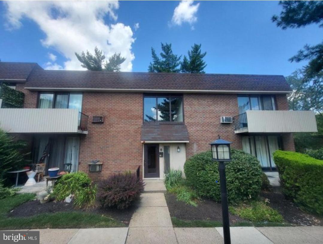 100 E GLENOLDEN AVE #R-12 Property Photo 1